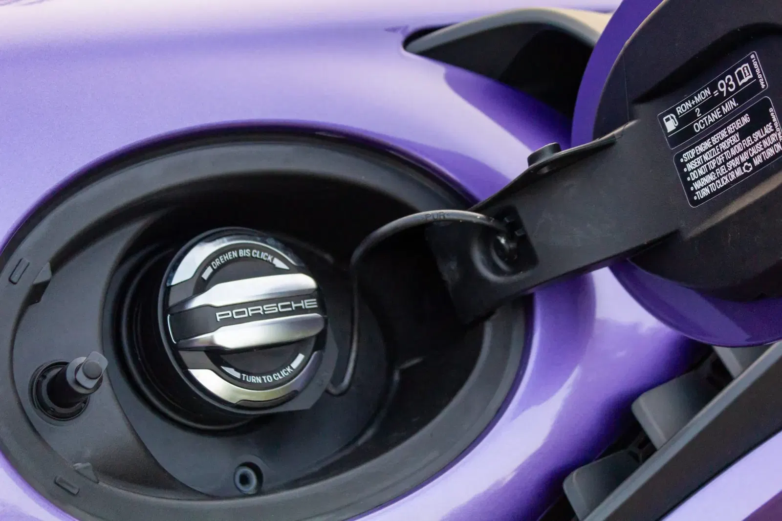Viola Purple Metallic 2024 Porsche 911 GT3 RS Weissach