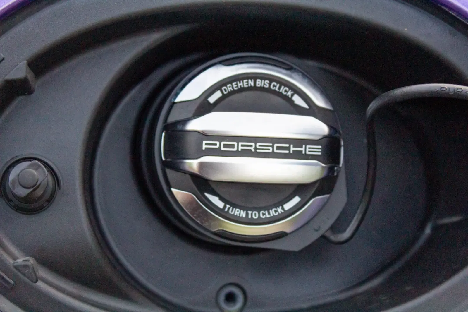 Viola Purple Metallic 2024 Porsche 911 GT3 RS Weissach