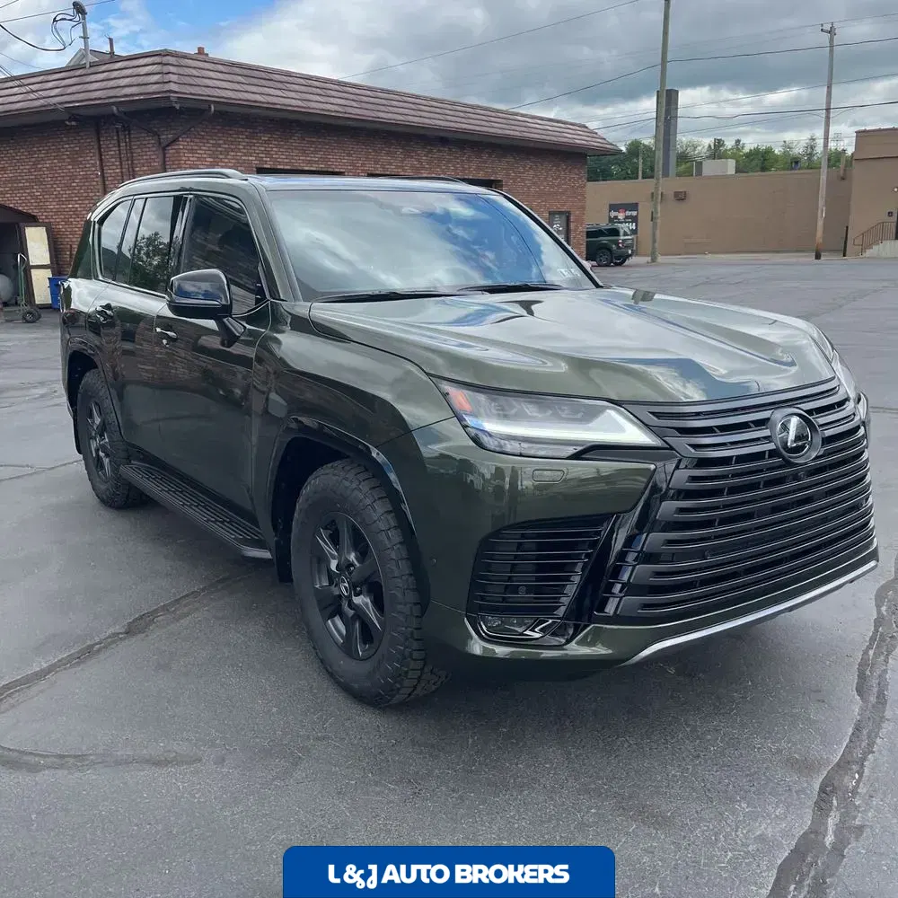 2025 Lexus LX 700h Overtrail