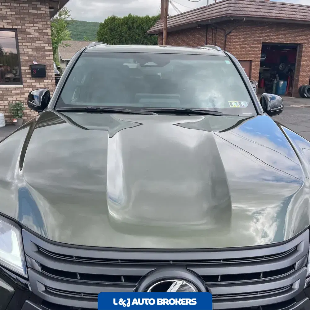 2025 Lexus LX 700h Overtrail