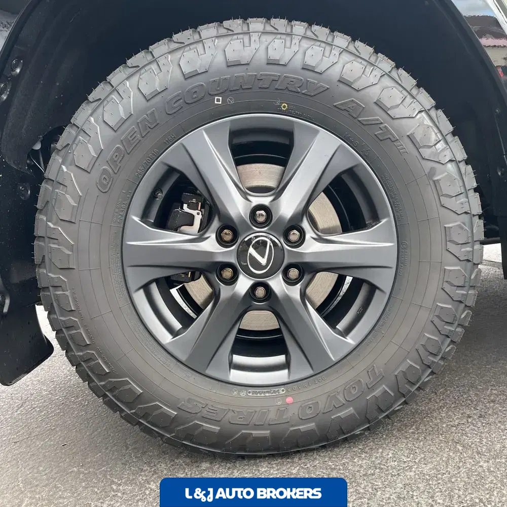 2025 Lexus LX 700h Overtrail