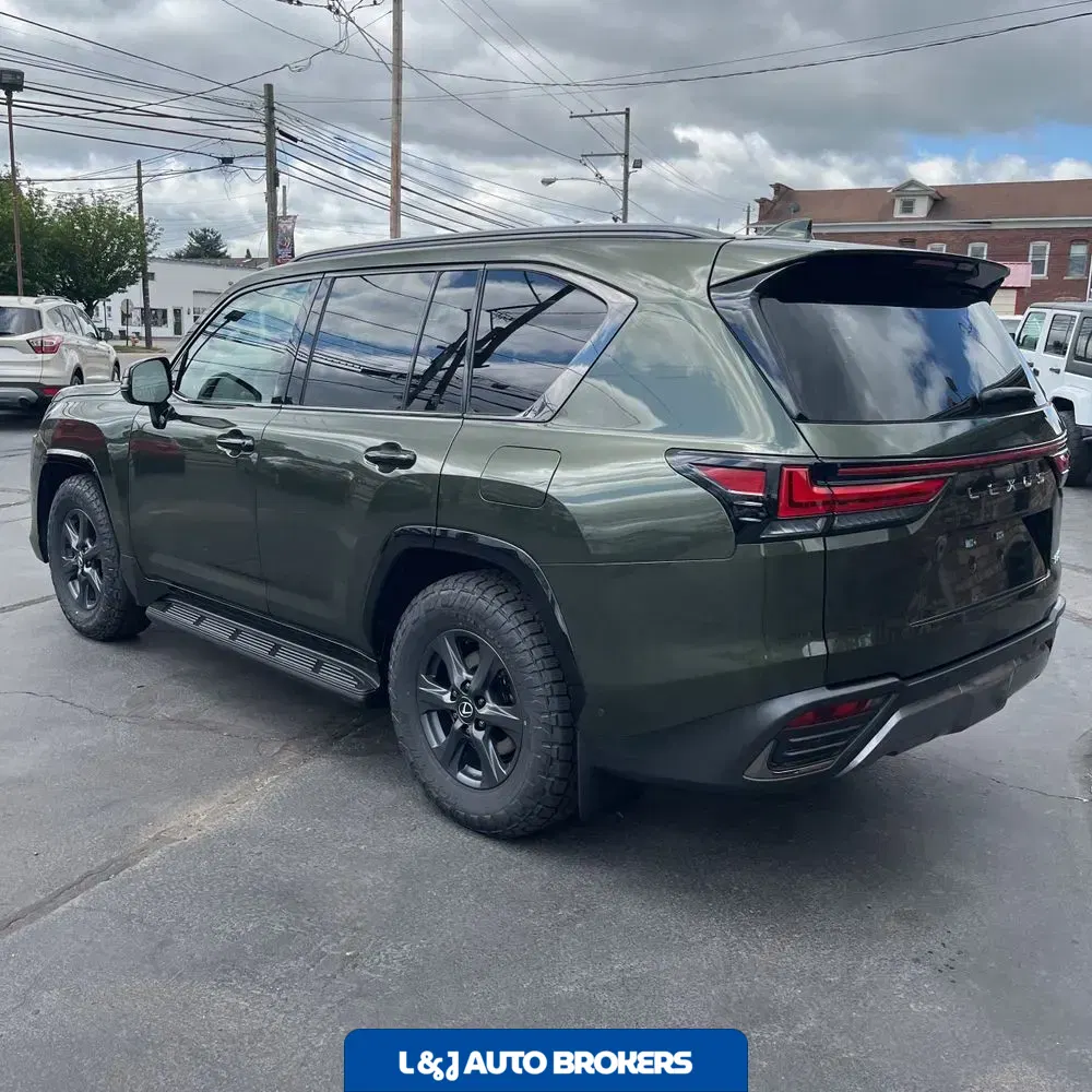 2025 Lexus LX 700h Overtrail