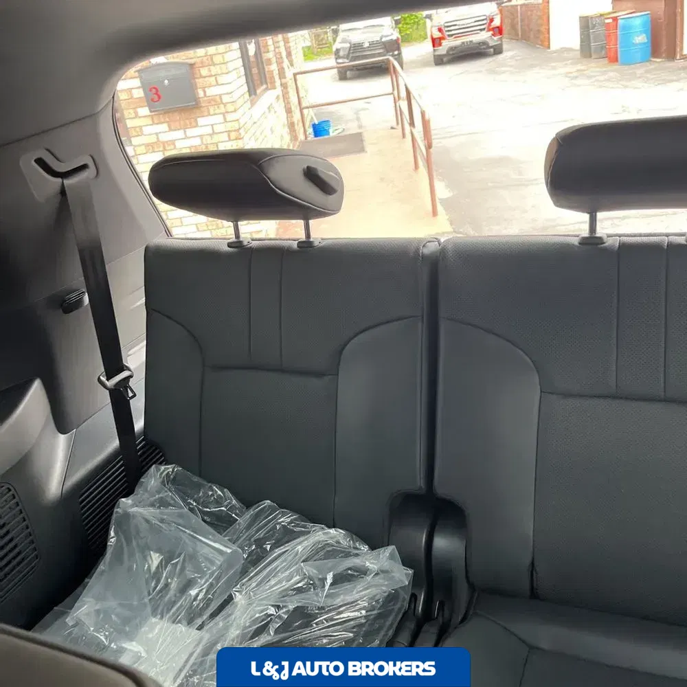 2025 Lexus LX 700h Overtrail