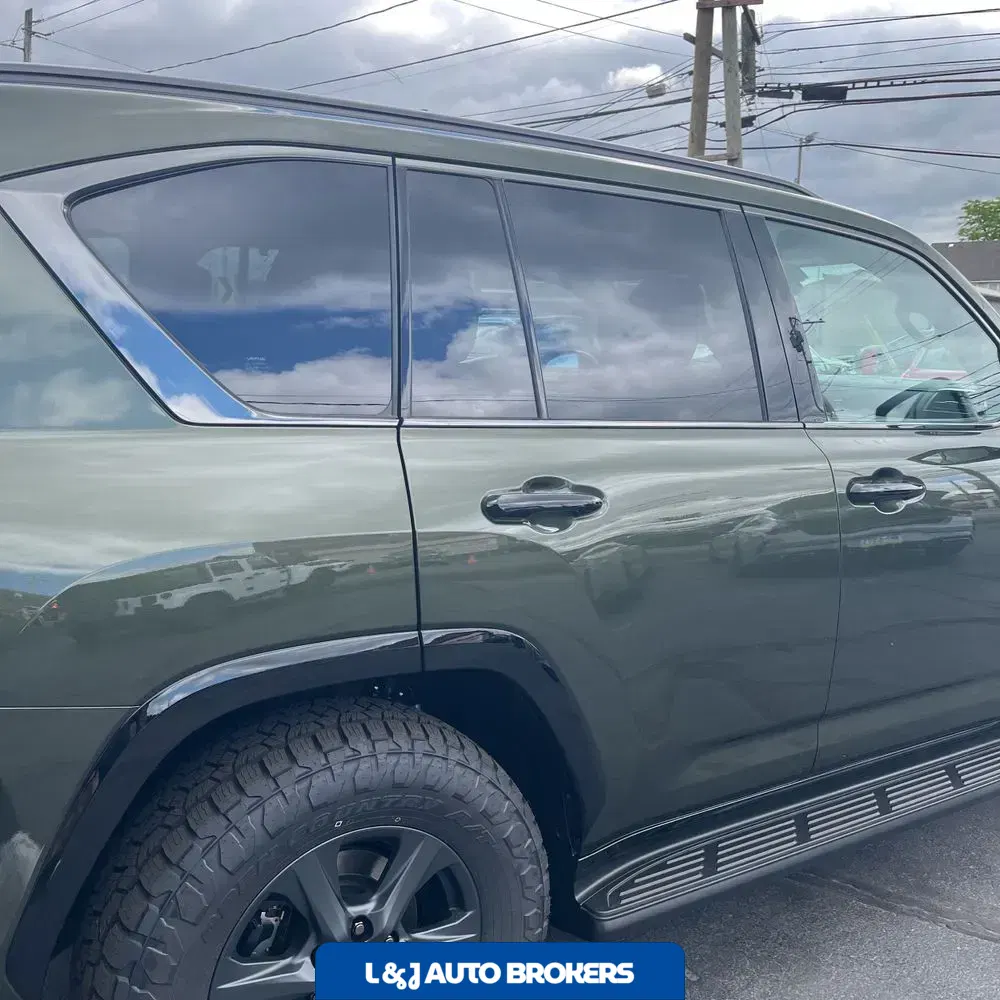 2025 Lexus LX 700h Overtrail