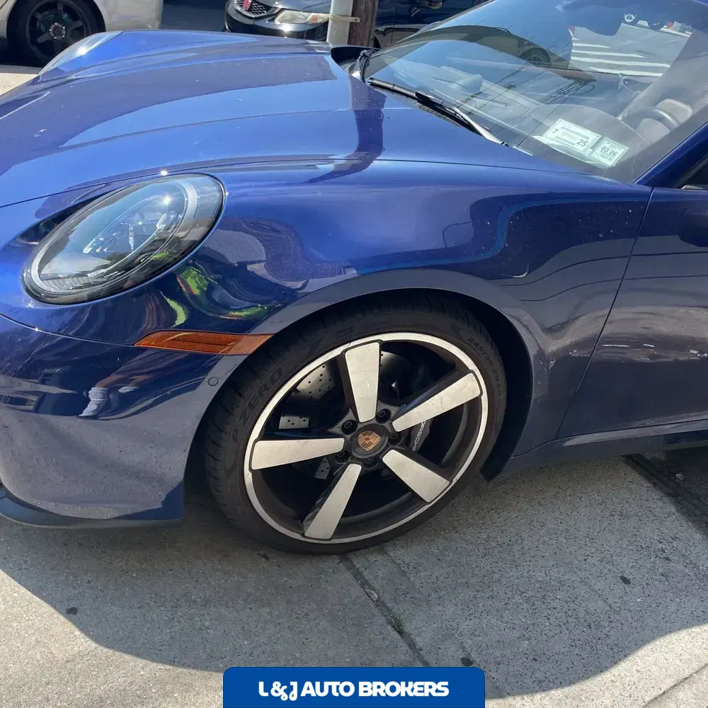 2025 Porsche 911 Carrera
