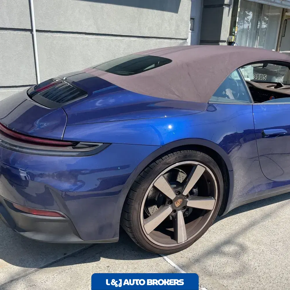2025 Porsche 911 Carrera