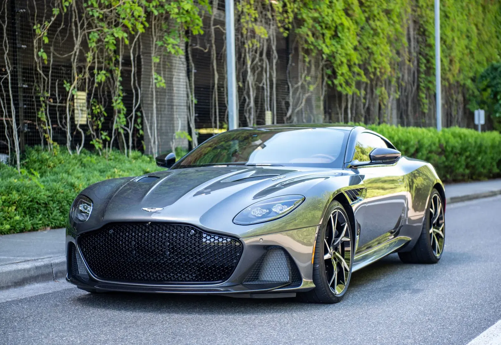 2019 Aston Martin DBS Superleggera Coupe