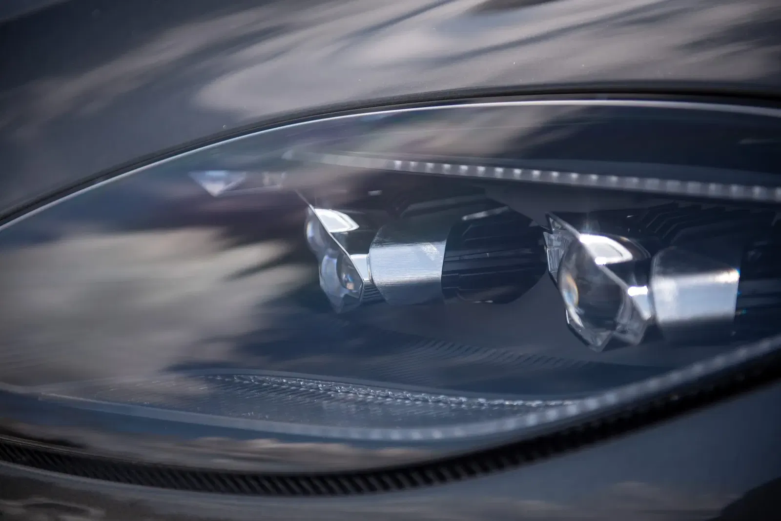 2019 Aston Martin DBS Superleggera Coupe