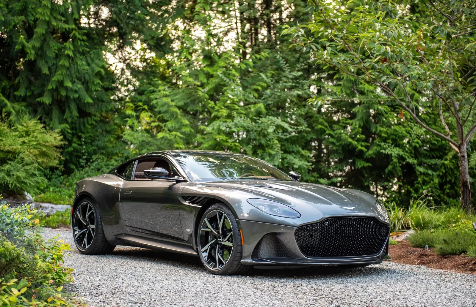 2019 Aston Martin DBS Superleggera Coupe