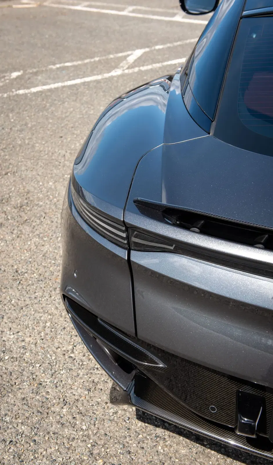 2019 Aston Martin DBS Superleggera Coupe