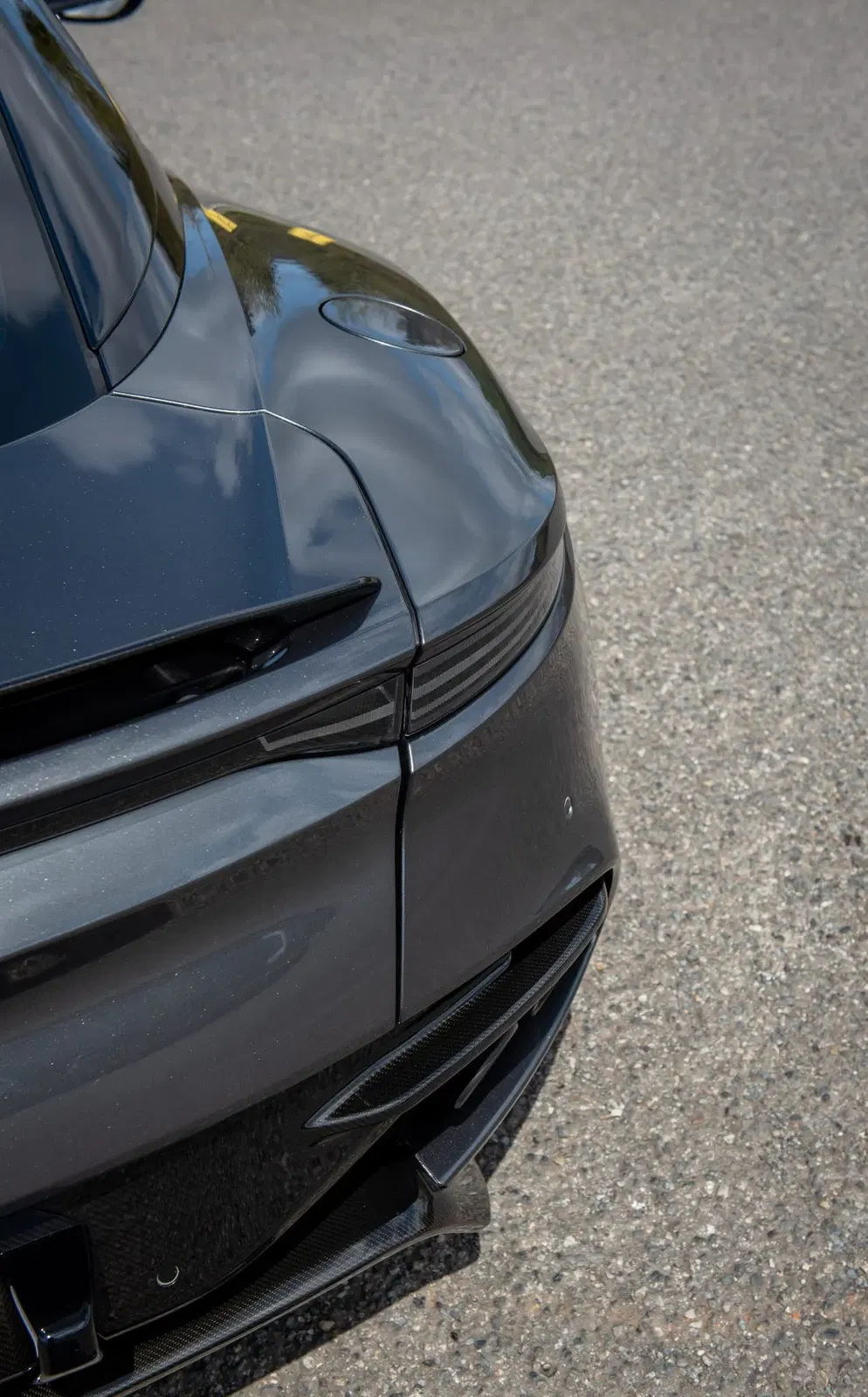 2019 Aston Martin DBS Superleggera Coupe