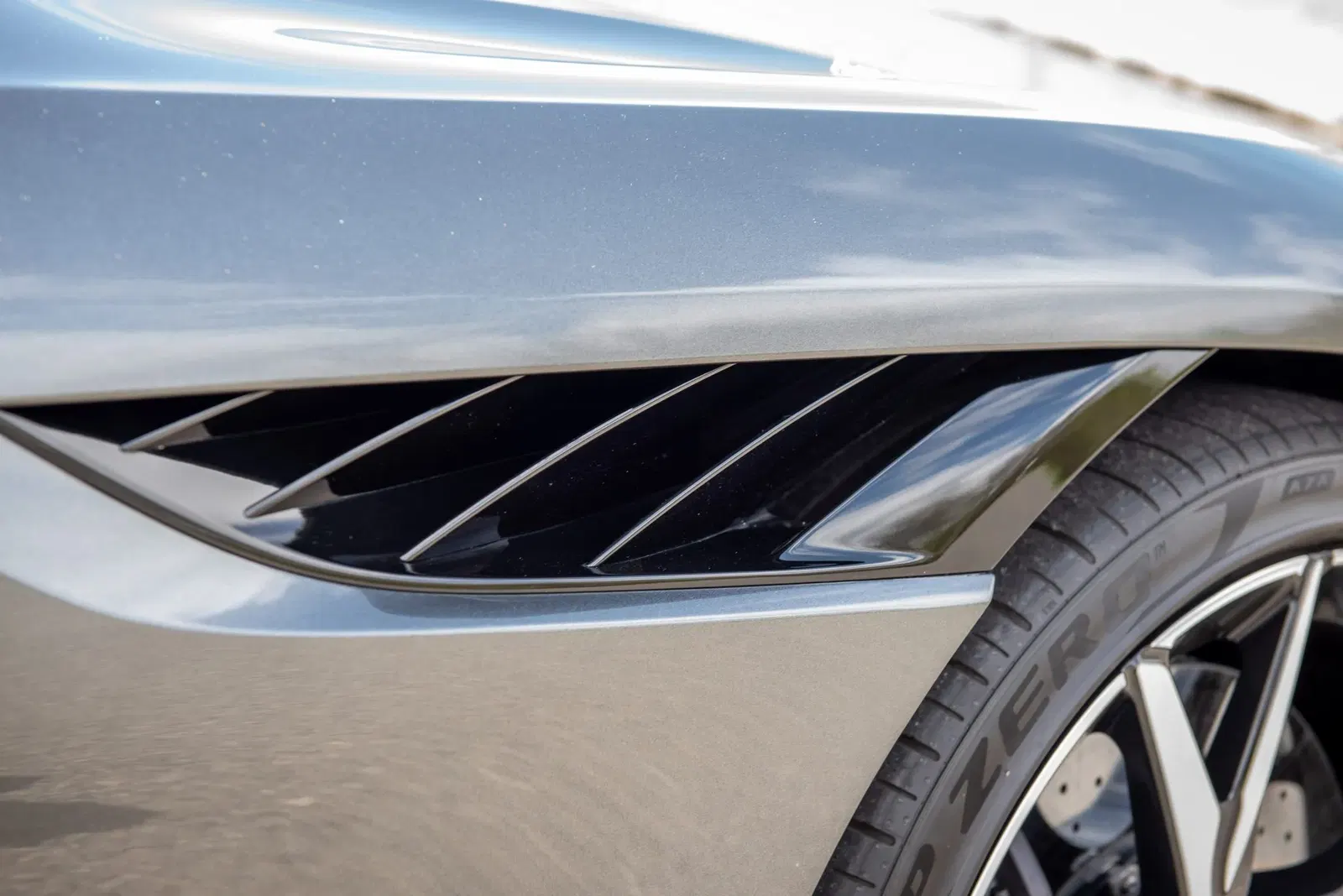 2019 Aston Martin DBS Superleggera Coupe
