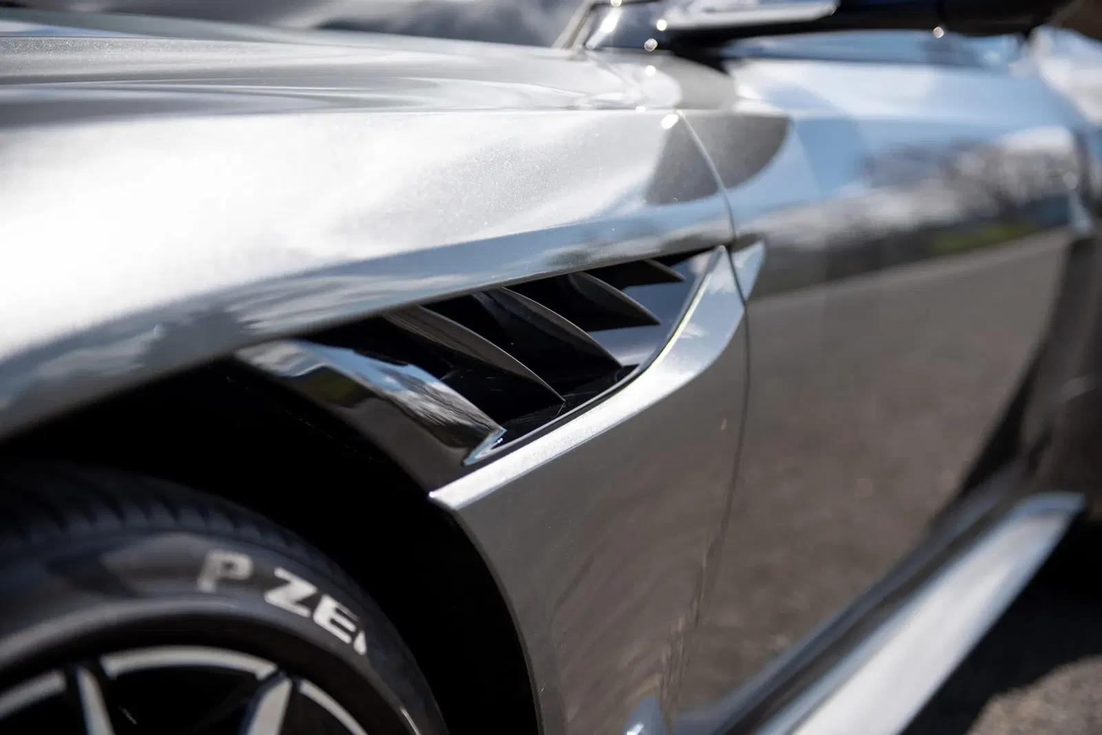 2019 Aston Martin DBS Superleggera Coupe