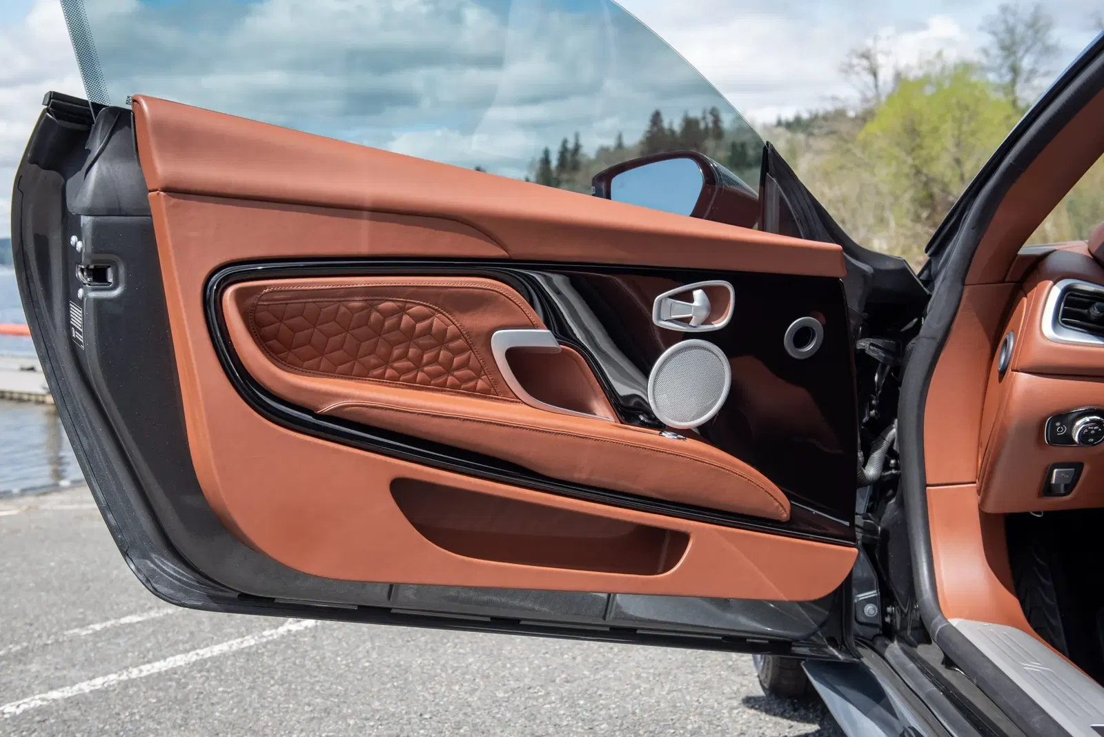 2019 Aston Martin DBS Superleggera Coupe