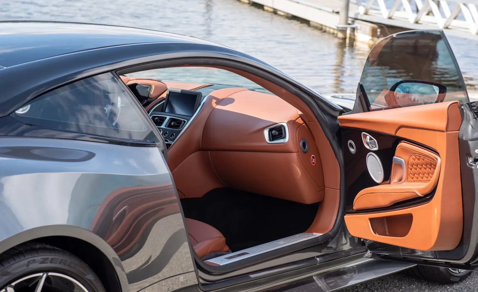 2019 Aston Martin DBS Superleggera Coupe