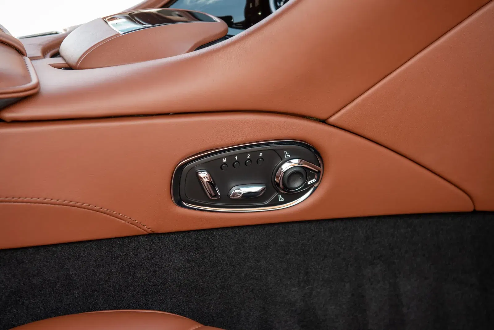 2019 Aston Martin DBS Superleggera Coupe
