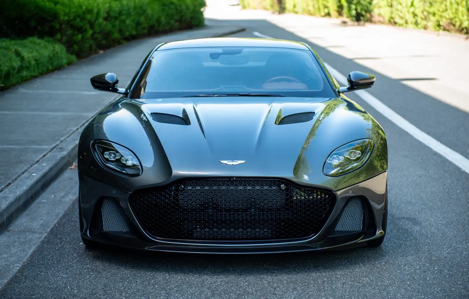 2019 Aston Martin DBS Superleggera Coupe