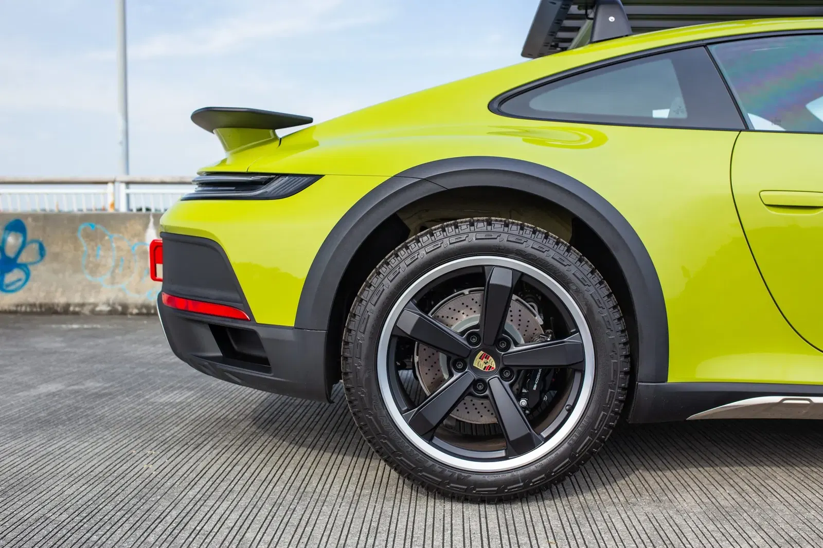 2024 Porsche 911 Dakar