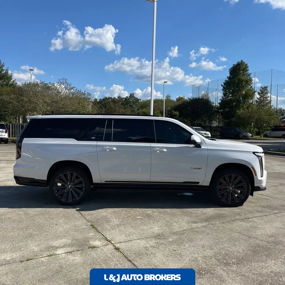 2025 Cadillac Escalade-V ESV Base