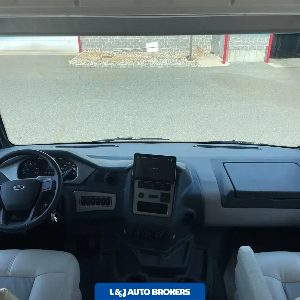 2020 Mirada Coachman motor home Base