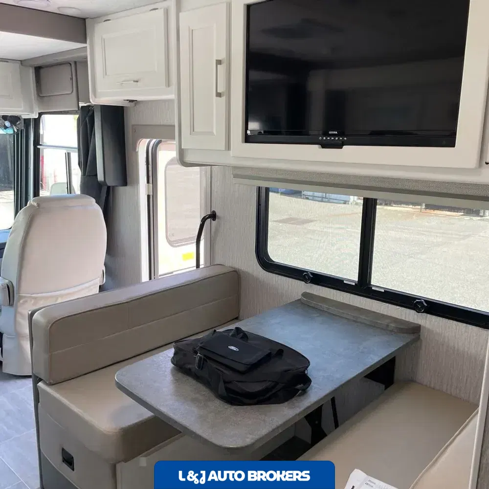 2020 Mirada Coachman motor home Base