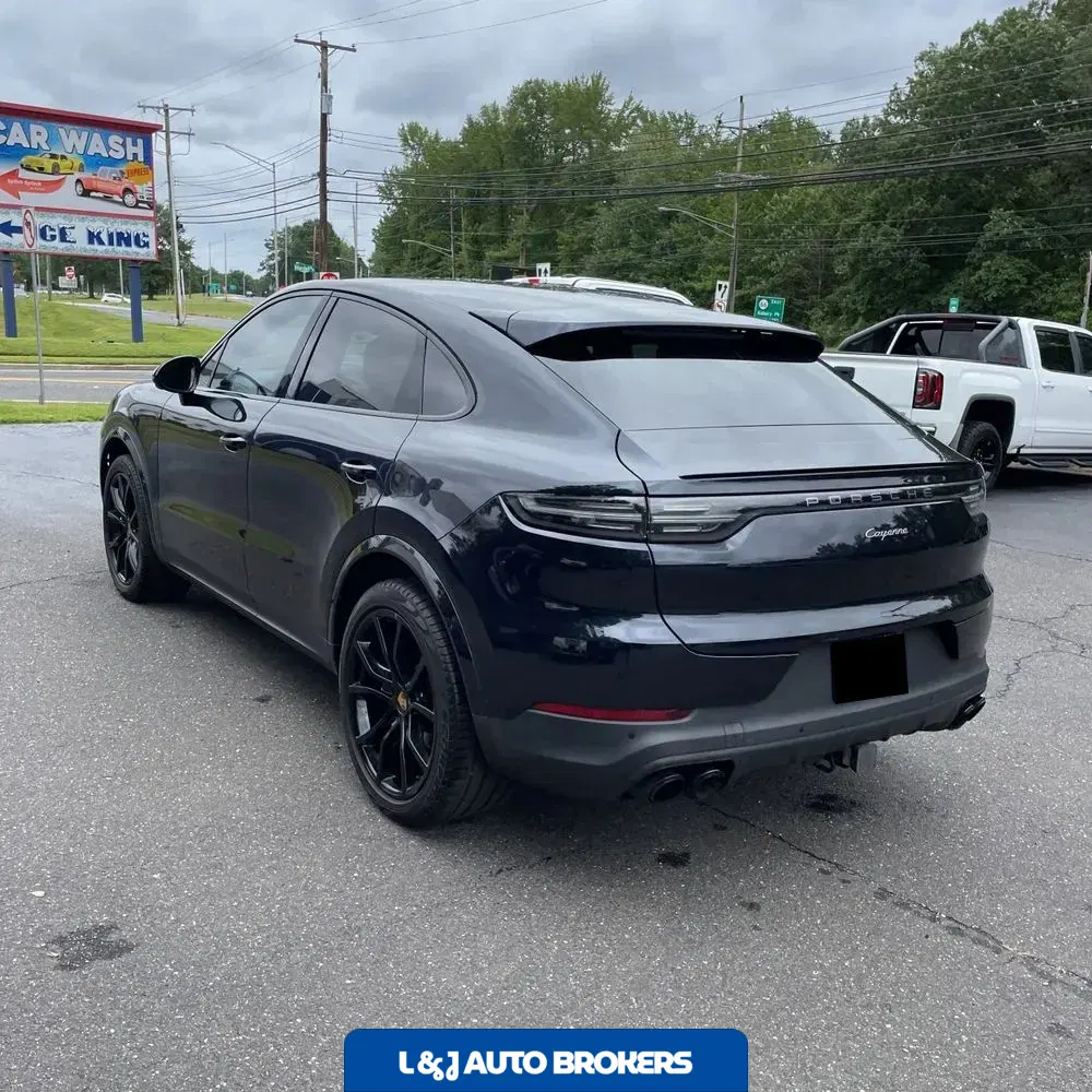 2023 Porsche Cayenne Platinum Edition