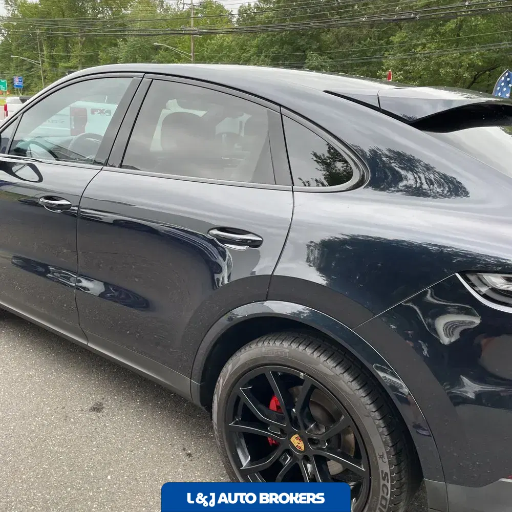 2023 Porsche Cayenne Platinum Edition