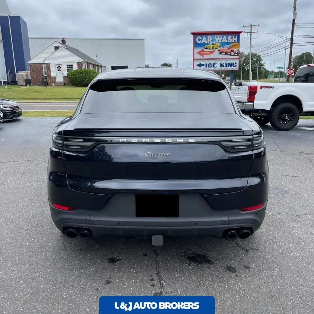 2023 Porsche Cayenne Platinum Edition