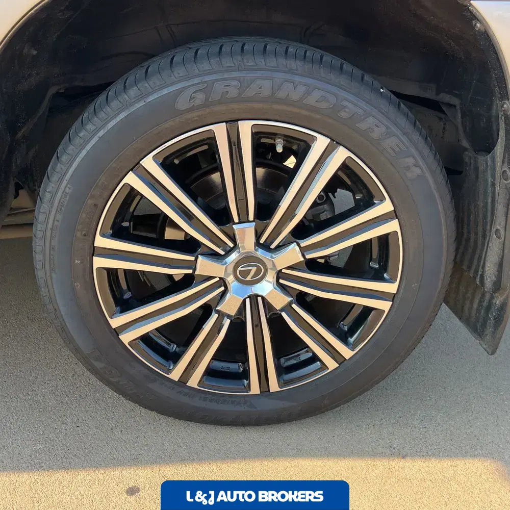 2020 Lexus LX 570 Three-Row
