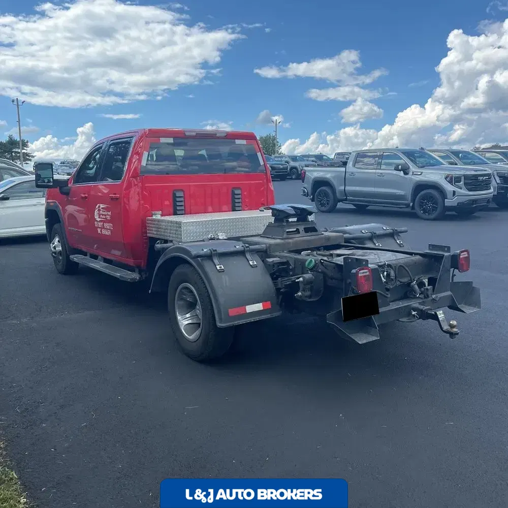 2025 GMC Sierra 3500HD CC SLE