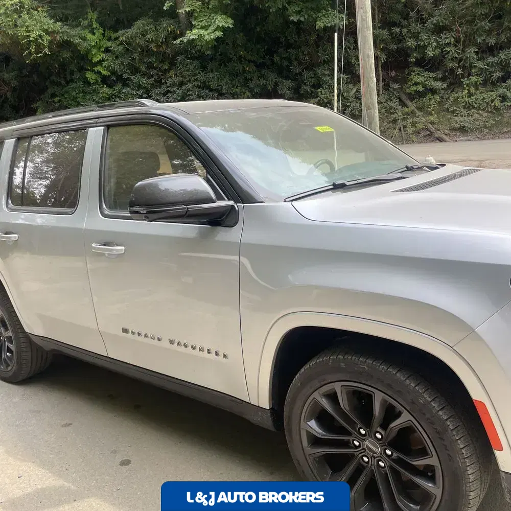 2023 Jeep Grand Wagoneer Series III 4D SUV 4WD