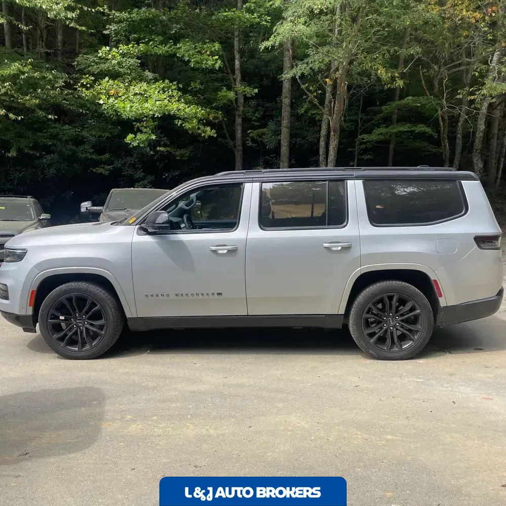 2023 Jeep Grand Wagoneer Series III 4D SUV 4WD