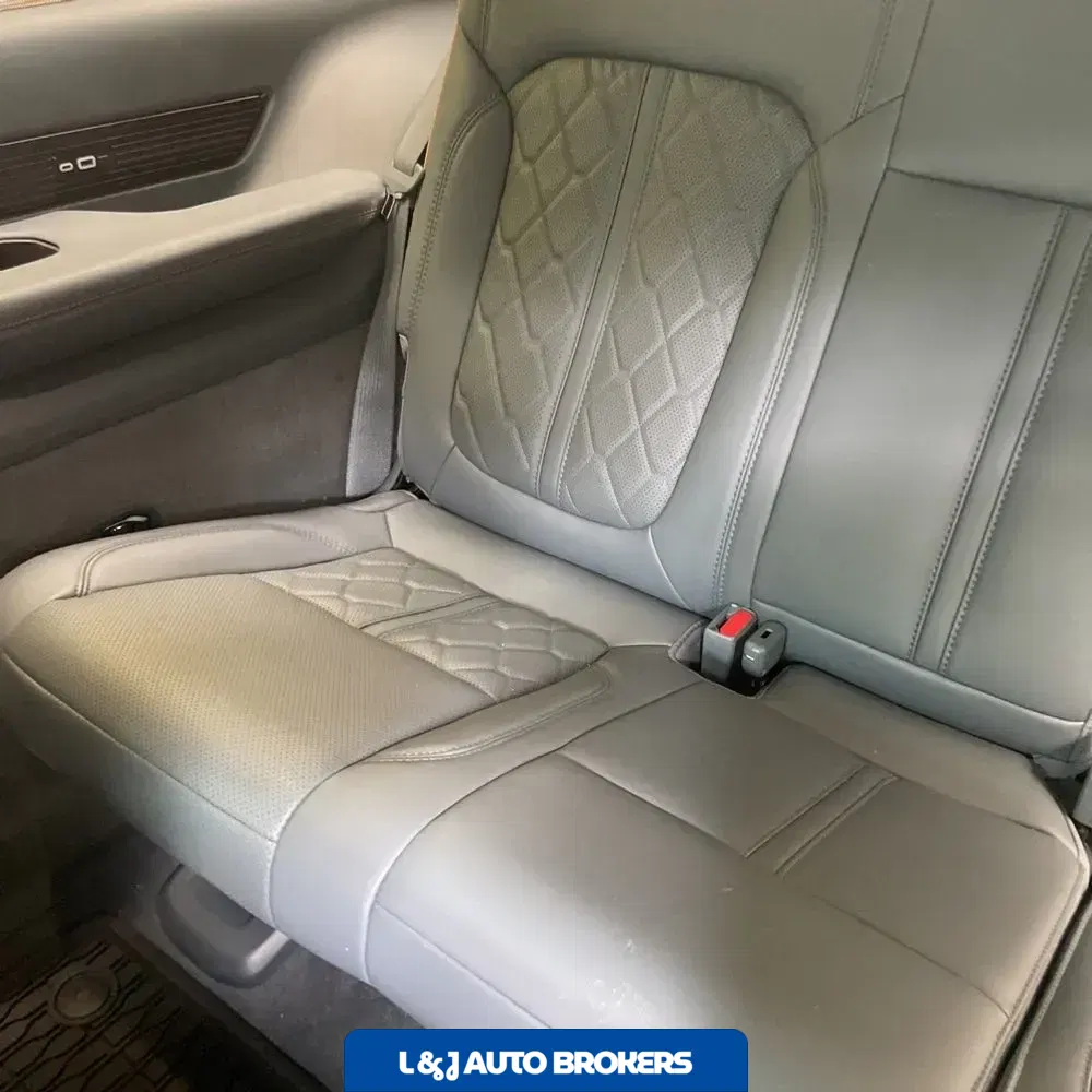 2023 Jeep Grand Wagoneer Series III 4D SUV 4WD