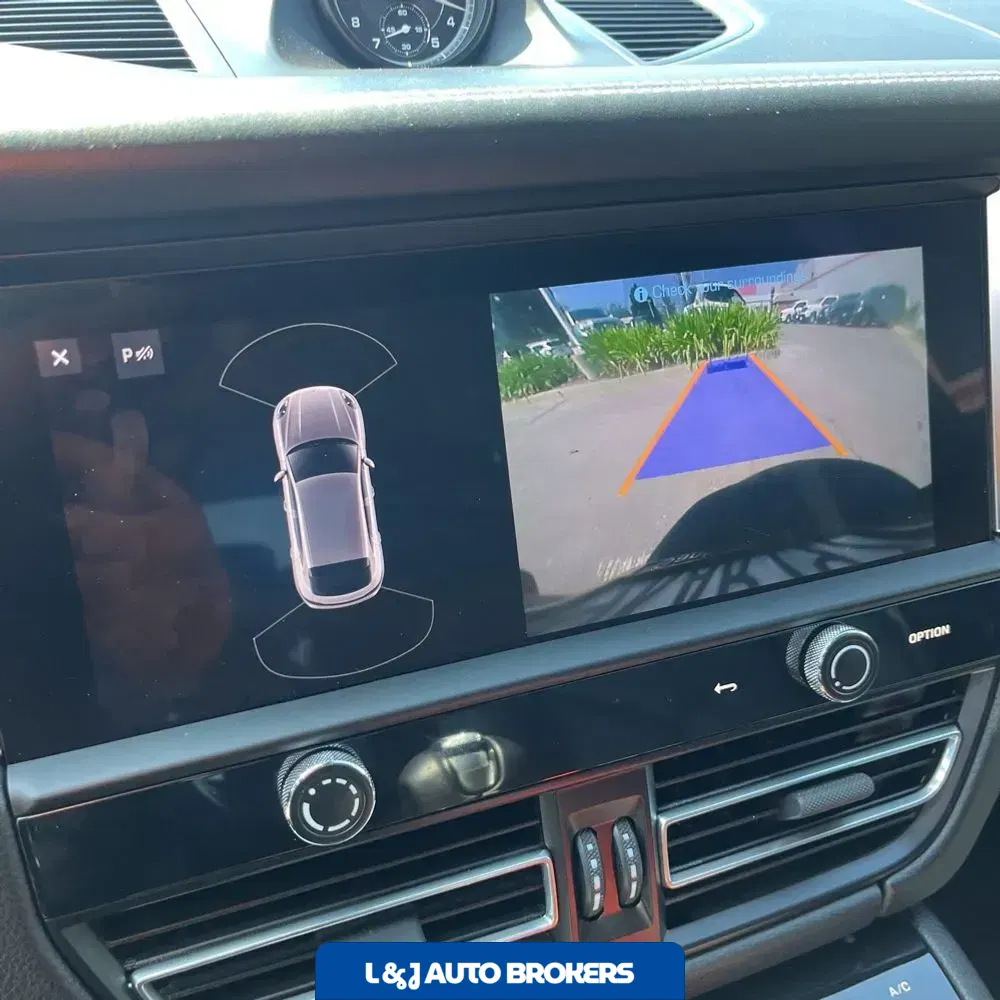 2023 Porsche Macan Base