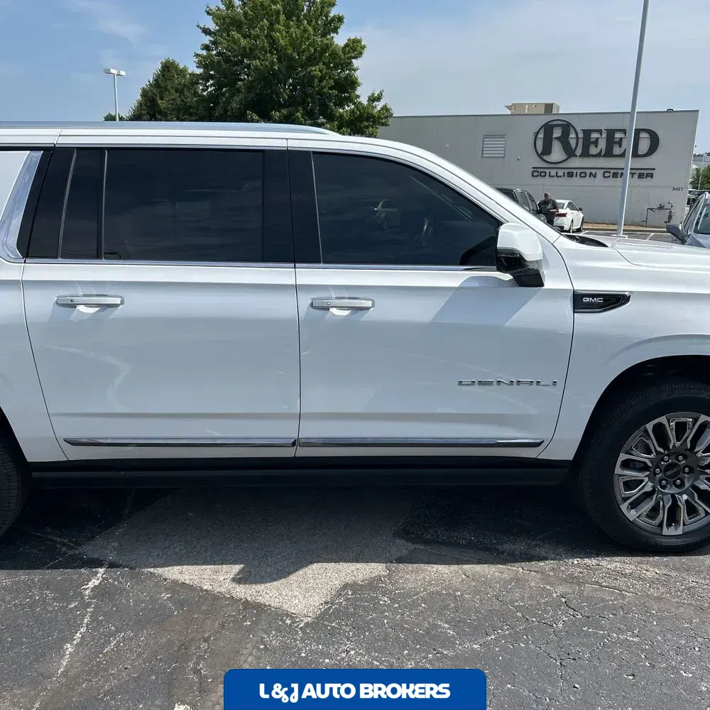 2023 GMC Yukon XL Denali Ultimate