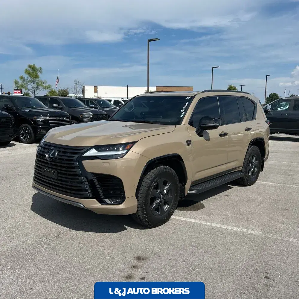2025 Lexus LX 700h Overtrail