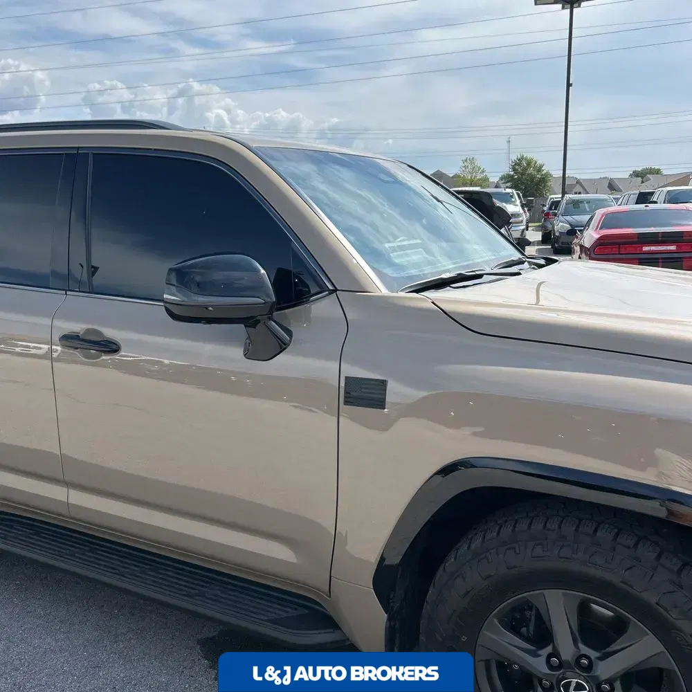 2025 Lexus LX 700h Overtrail