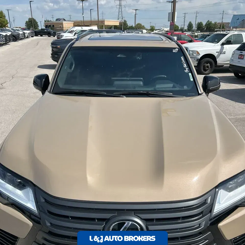 2025 Lexus LX 700h Overtrail