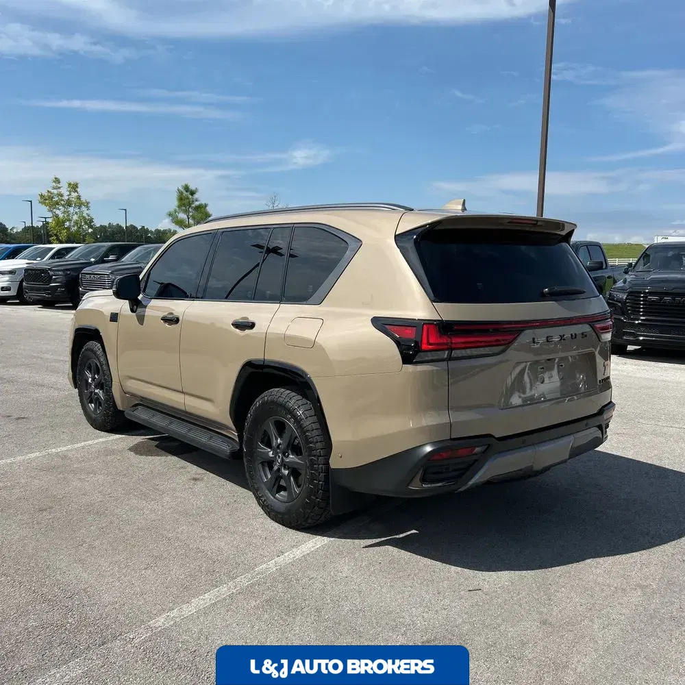 2025 Lexus LX 700h Overtrail