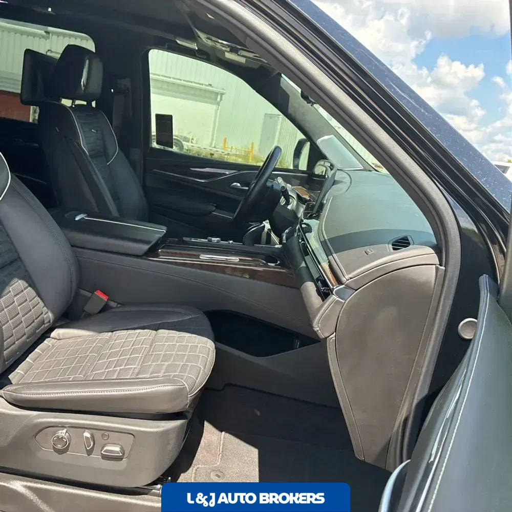 2024 Cadillac Escalade ESV Premium Luxury Platinum