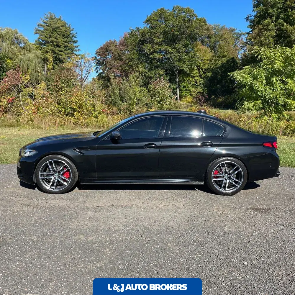 2022 BMW M5 Base