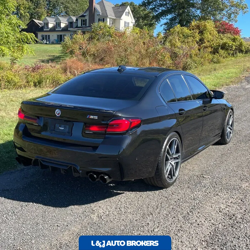 2022 BMW M5 Base