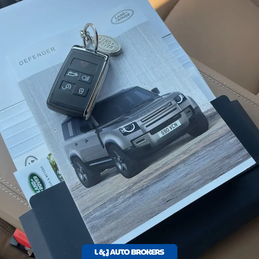 2025 Land Rover Defender 110 X-Dyn SE P400