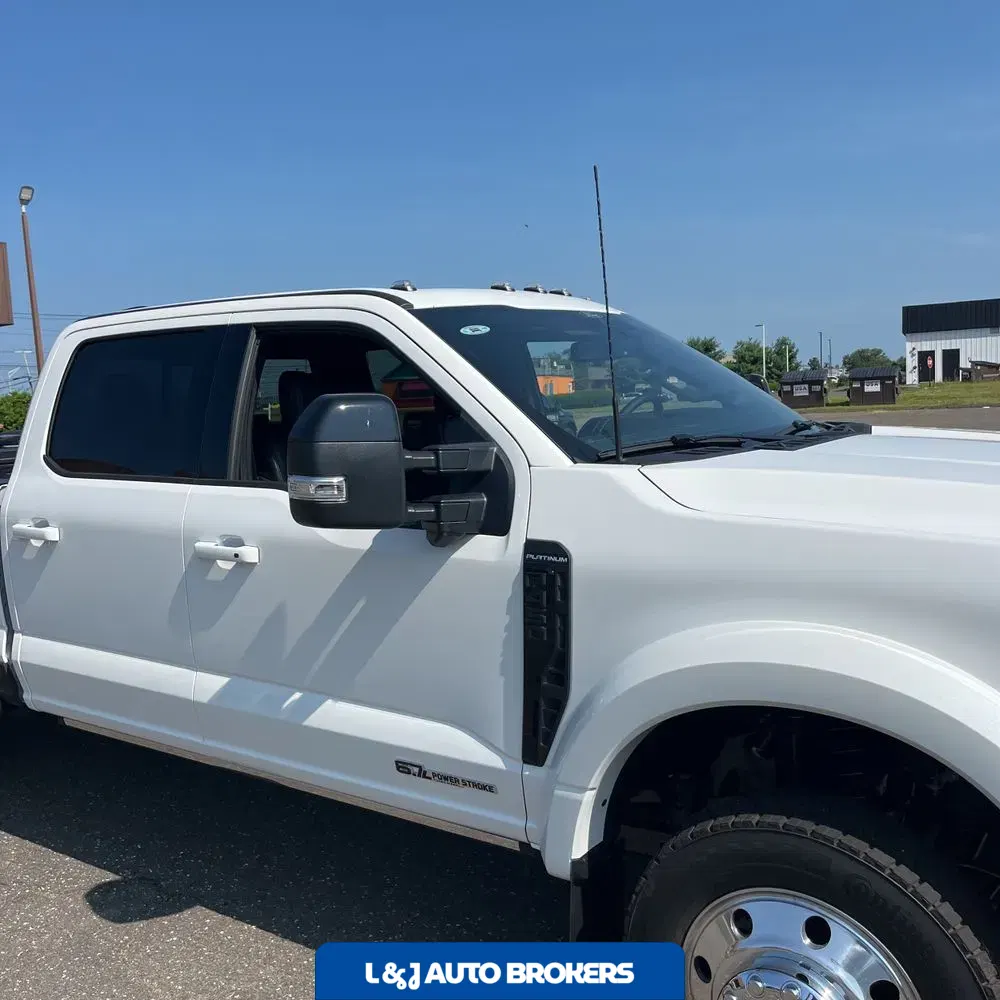 2025 Ford F-450 Super Duty Platinum