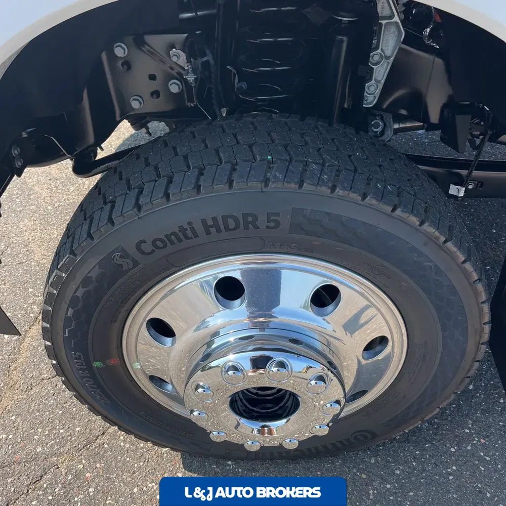 2025 Ford F-450 Super Duty Platinum