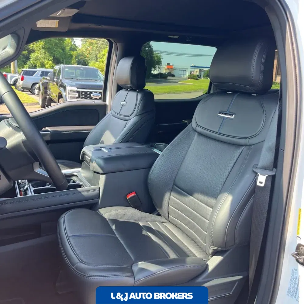2025 Ford F-450 Super Duty Platinum