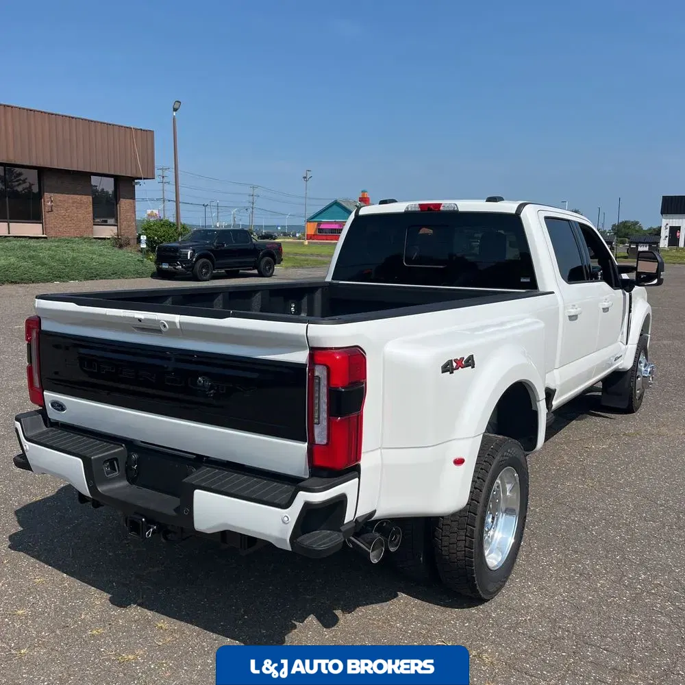 2025 Ford F-450 Super Duty Platinum