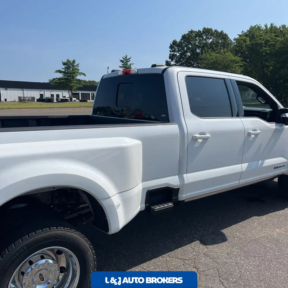 2025 Ford F-450 Super Duty Platinum