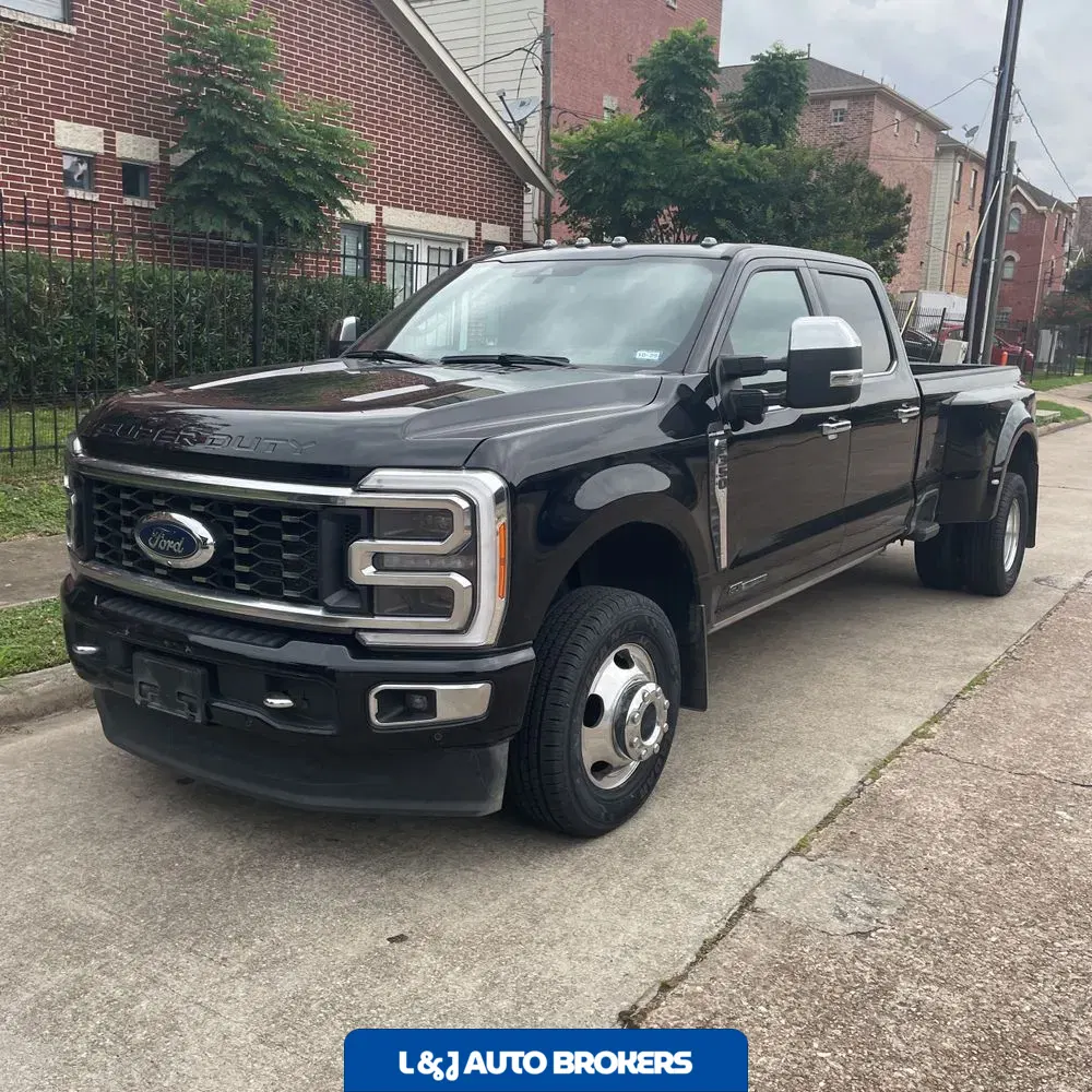 2023 Ford F-350 Super Duty Platinum