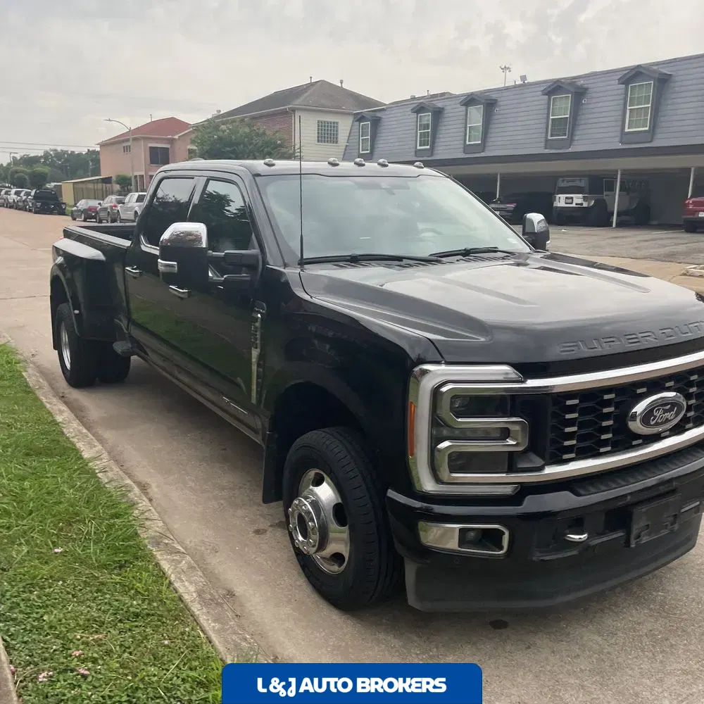 2023 Ford F-350 Super Duty Platinum